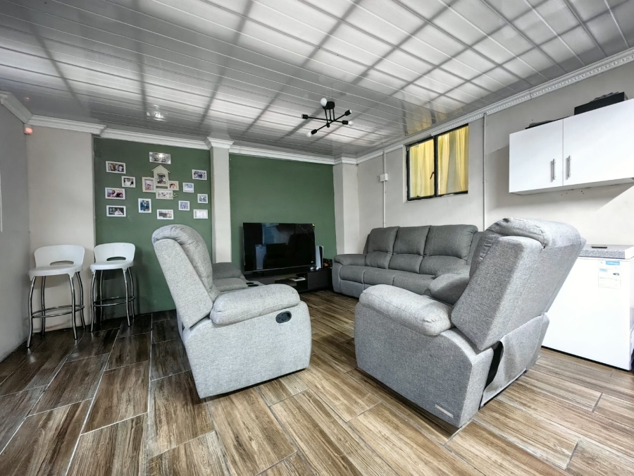 3 Bedroom Property for Sale in Steenberg Western Cape